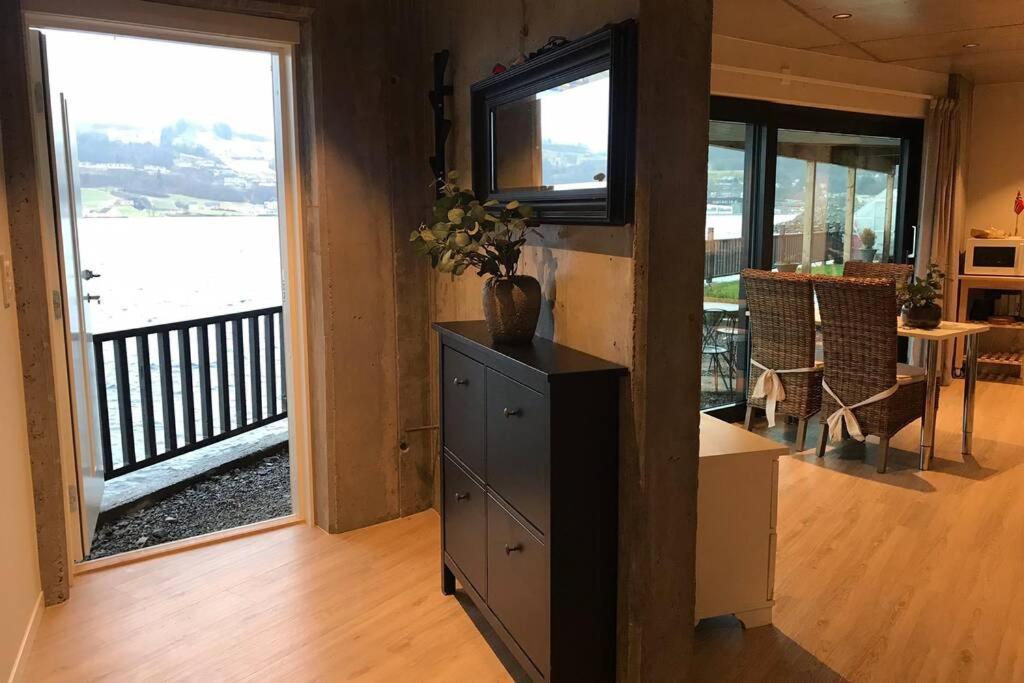 Panoramaresort In Hardangerfjorden Leilighet I Sjokanten Ved Hardangerfjorden For 7 Personer Boat , Sauna,Kajak, Sup For Rent Oystese Екстер'єр фото